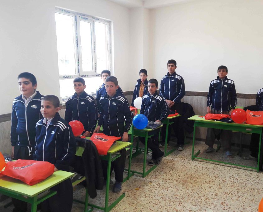 تجهيز مدارس توسط شركت بوتان